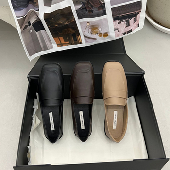 Ženske slip-on loaferice od mikrovlakana, gornji dio mikrovlakna, kvadratni vrh, niski pet 1–3 cm, ulošak Ultrafilm koža, potplat TPU