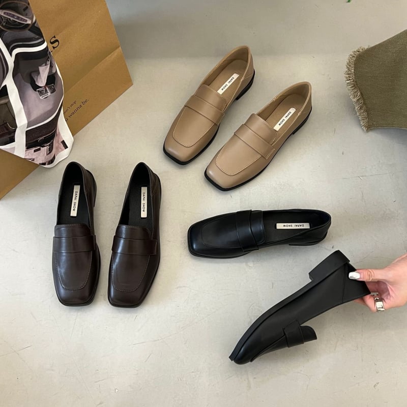 Ženske slip-on loaferice od mikrovlakana, gornji dio mikrovlakna, kvadratni vrh, niski pet 1–3 cm, ulošak Ultrafilm koža, potplat TPU