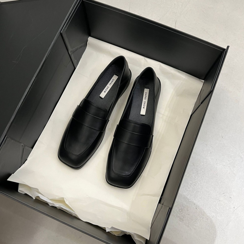 Ženske slip-on loaferice od mikrovlakana, gornji dio mikrovlakna, kvadratni vrh, niski pet 1–3 cm, ulošak Ultrafilm koža, potplat TPU