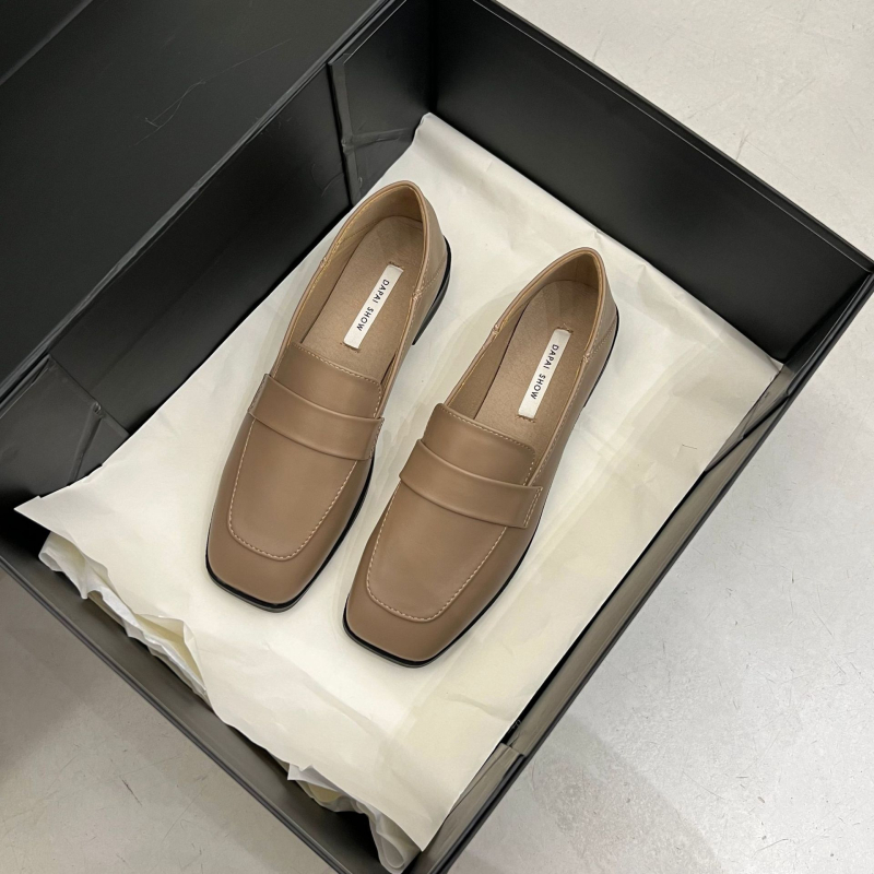 Ženske slip-on loaferice od mikrovlakana, gornji dio mikrovlakna, kvadratni vrh, niski pet 1–3 cm, ulošak Ultrafilm koža, potplat TPU
