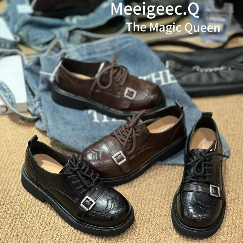 Lofers od teleće kože, prugast uzorak, kitten heel 3–5 cm, zatvaranje vezicama