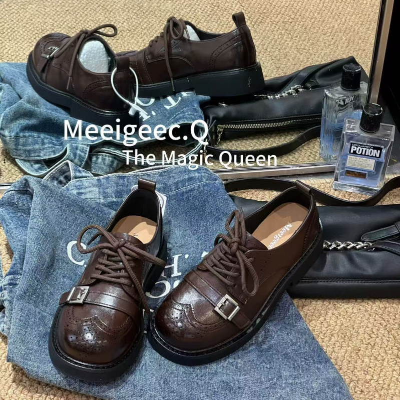 Lofers od teleće kože, prugast uzorak, kitten heel 3–5 cm, zatvaranje vezicama