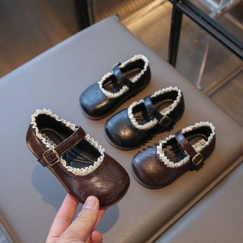 Lányoknak való bőrcipő: négyszögletes orr, Velcro-zárás, PU talp, csíkos minta, minimalist stílus