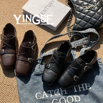 Női bőr slip-on loaferek, vintage brit stílusú, középmagasságú szár, kitten heel, csíkos mintázat, gumírozott talp