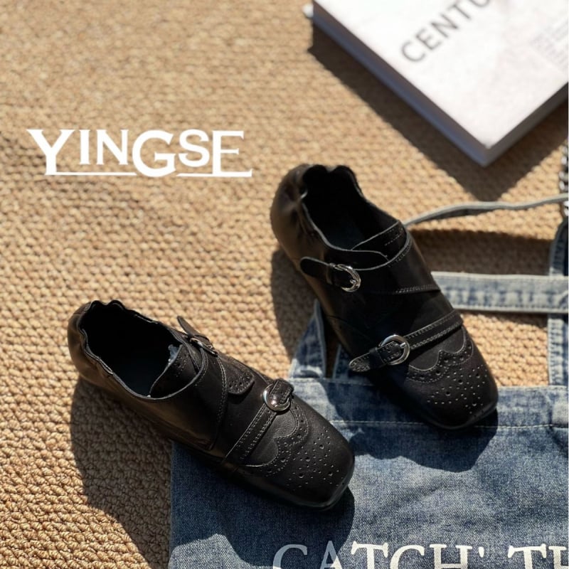 Női bőr slip-on loaferek, vintage brit stílusú, középmagasságú szár, kitten heel, csíkos mintázat, gumírozott talp