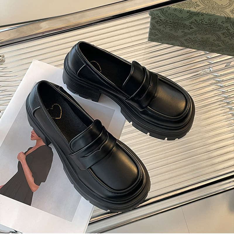 Ženske loaferse s debelim potplatom i okruglim nosom, slip-on, ljetno izdanje 2025, gornji materijal i podstava od Super fiber, potplat od gume, srednja visina potpetice 3–5 cm
