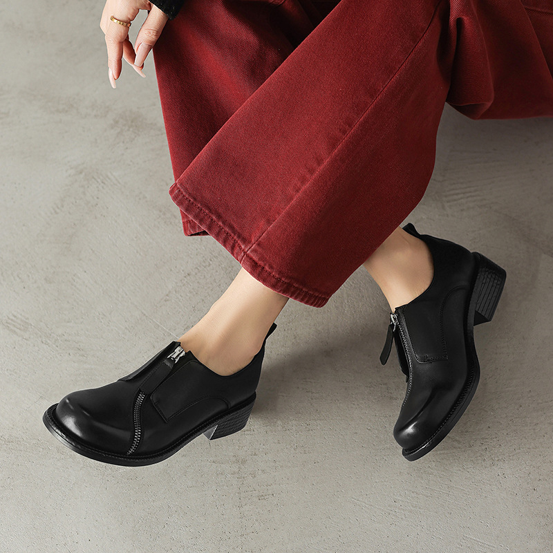 Обувки от телешка кожа в академичен стил, британски дизайн, преден цип, закръглен нос, дебел среден ток