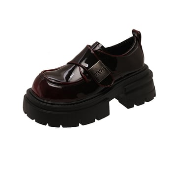 Női első osztályú marhabőrből készült loafer vastag sarokkal, magasságot növelő, Velcro-záras, gumitalp.