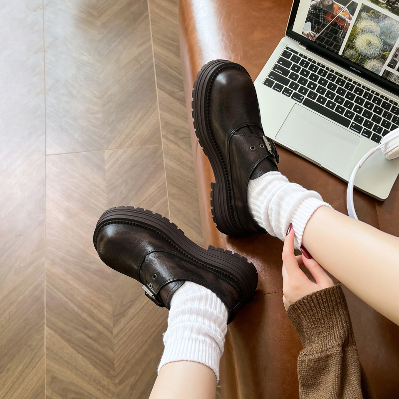 Ženske loafers od Super fiber; zaobljeni prst; peta 3–5 cm; Kick zatvaranje; retro stil