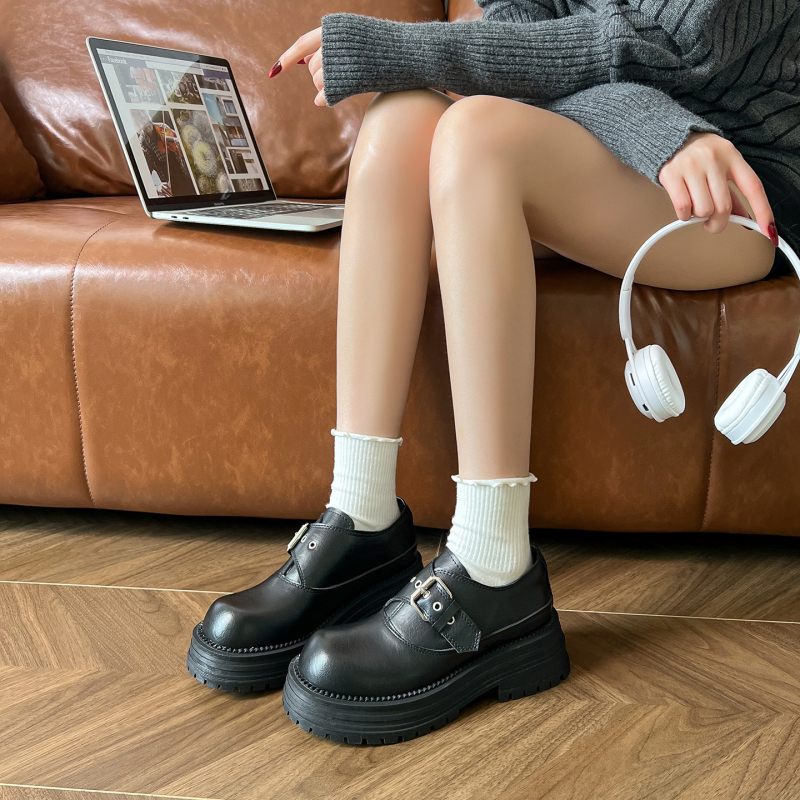Ženske loafers od Super fiber; zaobljeni prst; peta 3–5 cm; Kick zatvaranje; retro stil