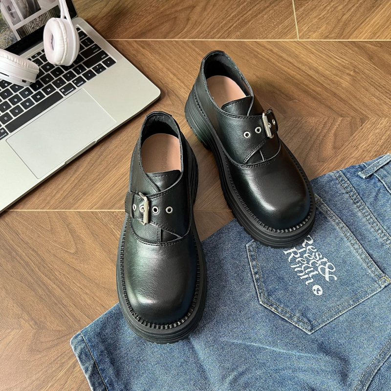 Ženske loafers od Super fiber; zaobljeni prst; peta 3–5 cm; Kick zatvaranje; retro stil