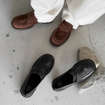 Mokasice od teleće kože, okrugli vrh, duboki otvor, debeli srednji blok peta 3-5 cm, slip-on