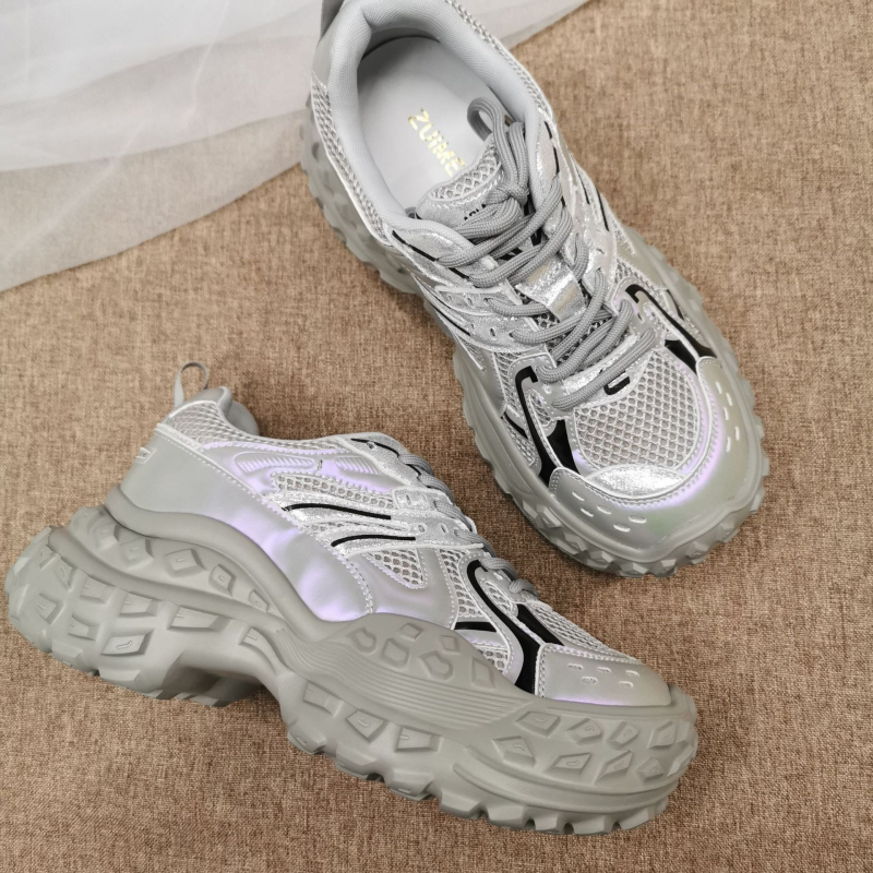 Ženske platforme u stilu dad shoes – gornji dio od kože i mreže, okrugli vrh, platforma 3–5 cm, vezanje, ulošak od prirodne kože