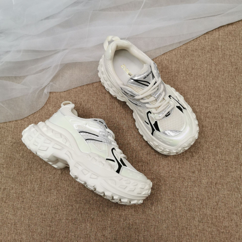 Ženske platforme u stilu dad shoes – gornji dio od kože i mreže, okrugli vrh, platforma 3–5 cm, vezanje, ulošak od prirodne kože