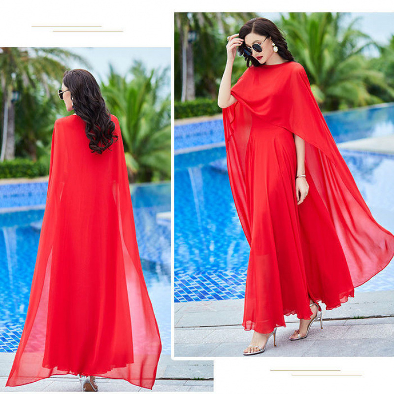 Két részes sifon köpenyes ruha, mintában harmonizáló minta, V-nyakú, ujjak nélkül, hosszú, tündér-stílusú