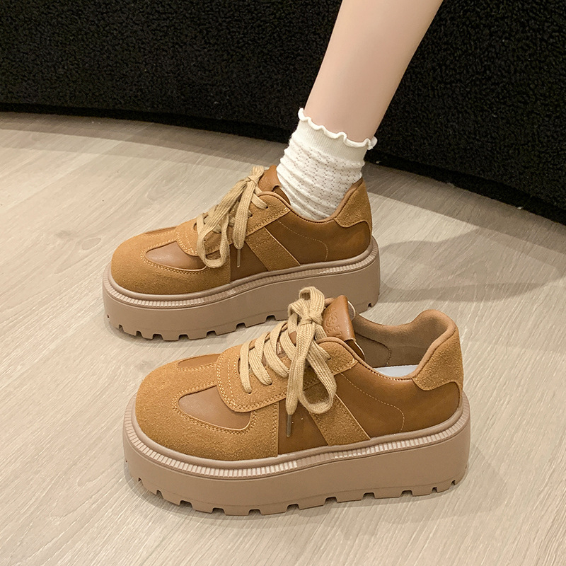 Platformne tenisice, retro stil, PU gornji dio, gumena potplat, srednja visina potpetice 3-5 cm