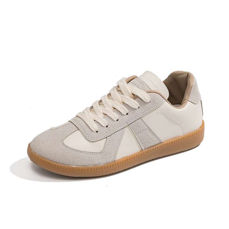 Korejskog stila sportske tenisice casual | gornji dio od frosted leather, okrugli vrh, niski potpetica 1–3 cm, vezanje, tekstilna uložak, plastična potplat