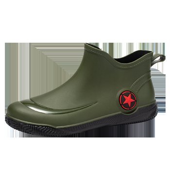 Férfi esőcsizmák rövid csővel, PVC felső rész, műanyag talp, csúszásmentes, kopásálló