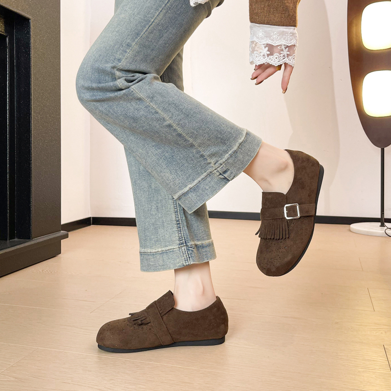 Loafers s retro brogue stilom, gornji dio od kravlje kože, okrugli vrh, slip-on, niski pet 1-3 cm