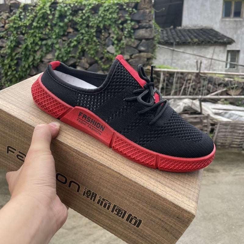 Muške slip-on tenisice s mrežastim gornjim dijelom, prozračne, bez pete, gumeni potplat, sportski stil (Zatvaranje: slip-on; Gornji dio: mreža; Potplat: guma)