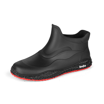 Férfi esőcsizmák, műanyag felső rész és talp, alacsony szár, csúszásmentes és kopásálló