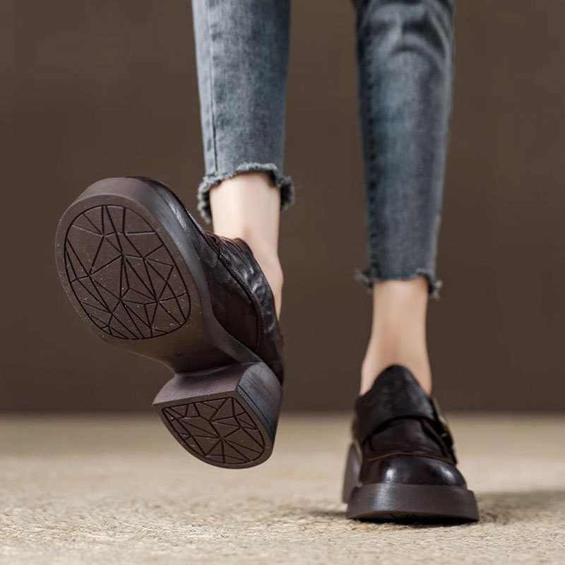Ženski loafers u britskom vintage stilu, okrugli vrh, gornji dio od mikrovlakana, gumena podstava, srednja visina pete 3–5 cm, jesen 2024