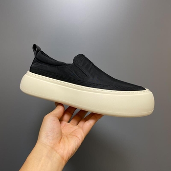 Muške platnene slip-on loaferice, prozračni gornji dio, gumena potplat, niski profil, kožni prstni kapak