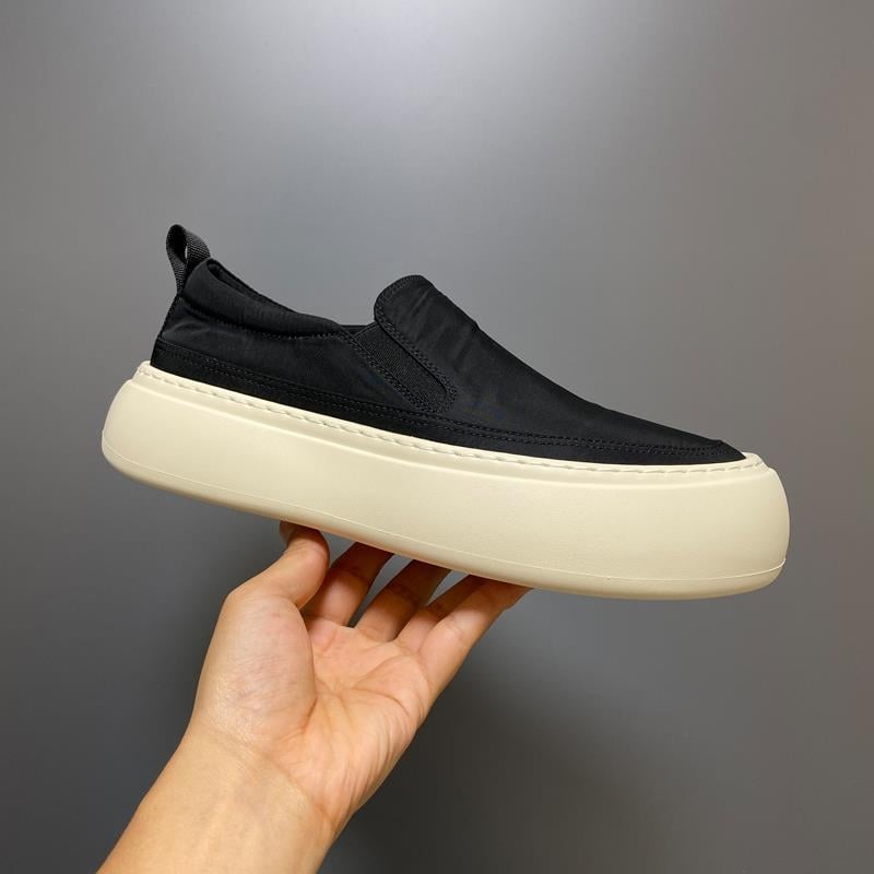 Muške platnene slip-on loaferice, prozračni gornji dio, gumena potplat, niski profil, kožni prstni kapak