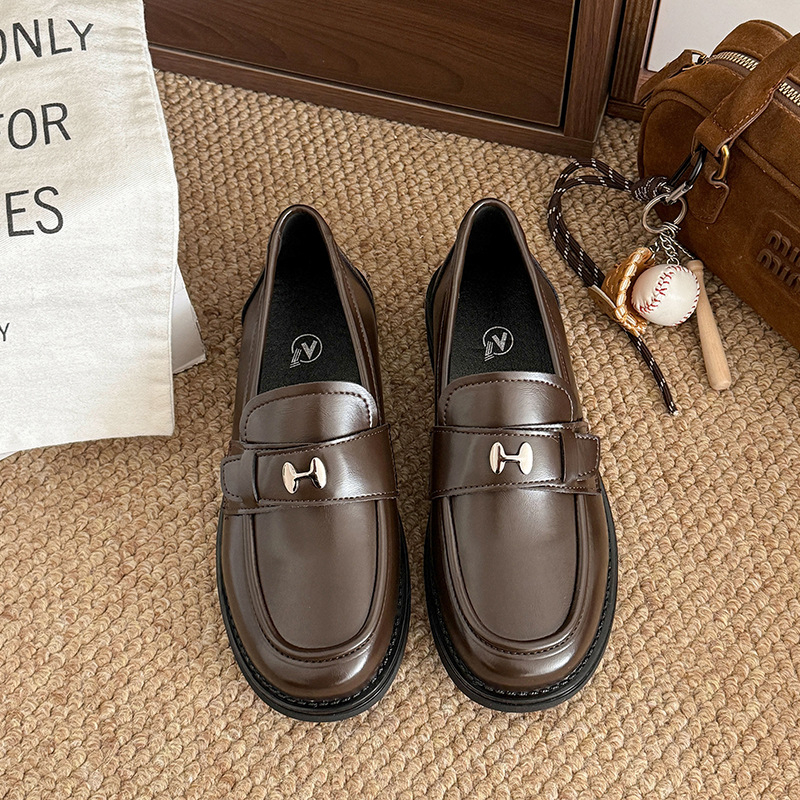 Ženske loaferice s debelim potplatom - Slip-On, PU koža, zaobljeni nos, srednja visina potpetice 3-5 cm, gumeni potplat