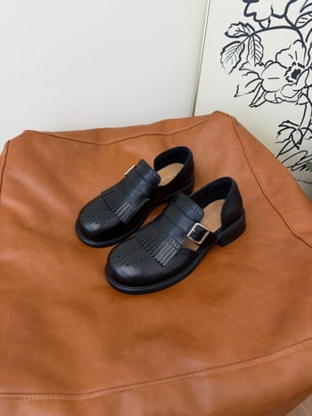 Ženske tassel mokasine s jednim gumbom, PU gornji dio, slip-on, 2026 britanski stil, okrugli vrh, prozračan, ravna potplata