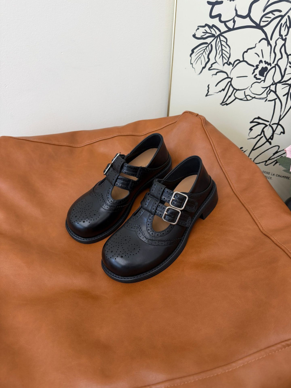 Ženske tassel mokasine s jednim gumbom, PU gornji dio, slip-on, 2026 britanski stil, okrugli vrh, prozračan, ravna potplata