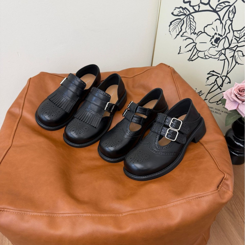 Ženske tassel mokasine s jednim gumbom, PU gornji dio, slip-on, 2026 britanski stil, okrugli vrh, prozračan, ravna potplata