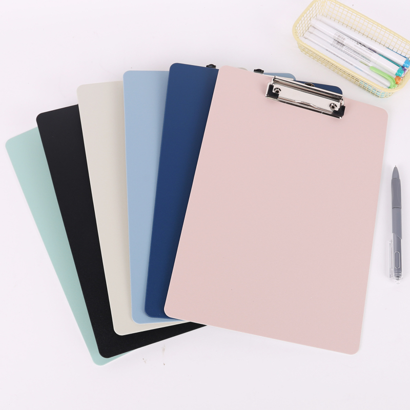 A4/A5 dosje s čvrstim klipom i penom podlogom - jednostruki čvrsti klip za zapisnike sastanaka