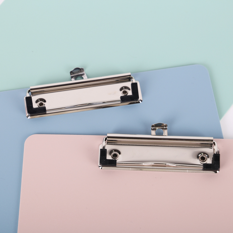 A4/A5 dosje s čvrstim klipom i penom podlogom - jednostruki čvrsti klip za zapisnike sastanaka