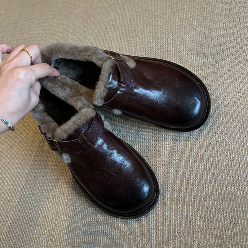 Loafers με επένδυση από γούνα προβάτου, κυκλική μύτη, εξωτερικό από διαχωρισμένο δέρμα βοδιού, σόλα από καουτσούκ, μεσαία φτέρνα 3-5 cm