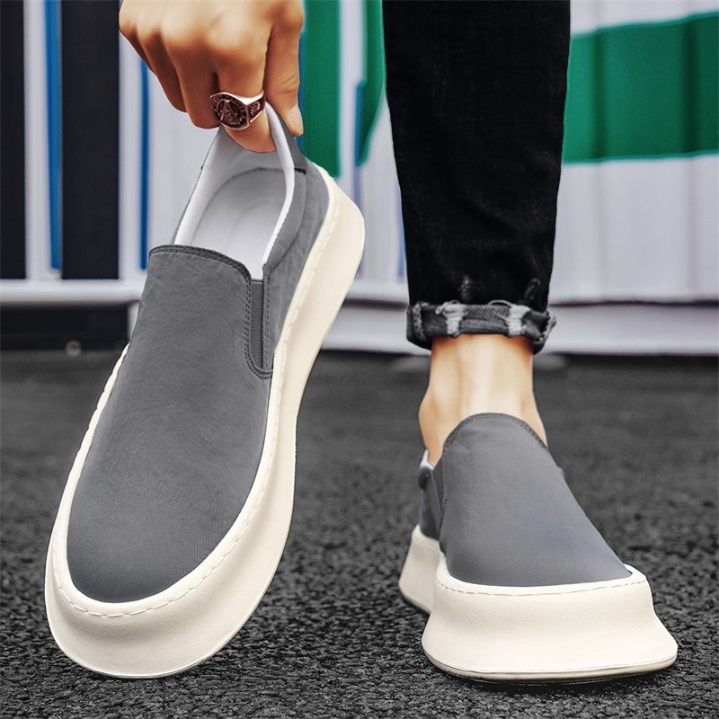 Muške ljetne platnene slip-on tenisice s mekanom potplatom, crne