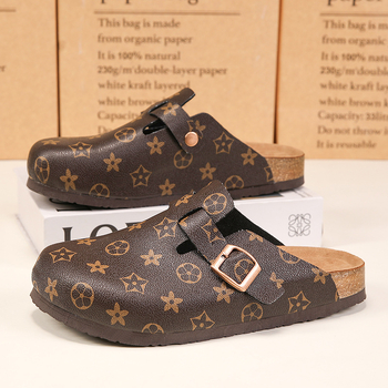 Muške papuče Birkenstock stila, gornji dio od umjetne kože, EVA đon, nubuk završna obrada, polu-strap zatvaranje, izlazak jesenas 2025