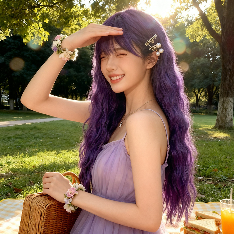 Duga kovrčava perika za žene, s bangs, prirodan izgled, model 186, vlakna otporna na visoke temperature, mehanizam