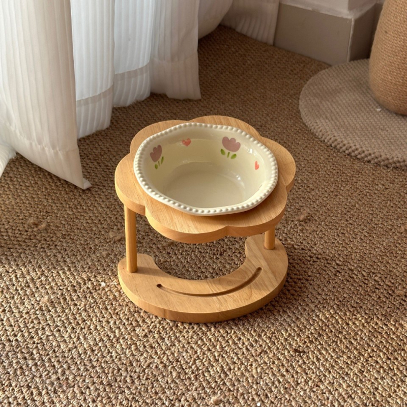 Ξύλινη ανυψωμένη ταΐστρα για γάτες με κεκλιμένο μπολ και προστασία του αυχένα