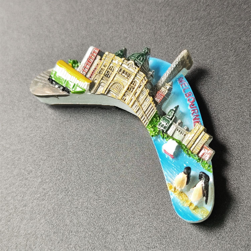 Magnet za hladnjak s gradskim motivom i boomerangom, 3D reljef, sintetička smola, moderni minimalistički stil