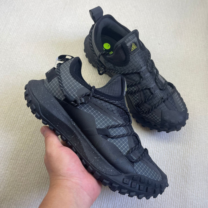 Planinarske tenisice za teren s Gore-Tex, vodootporne i protuklizne gumene đonove (niski kroj, gornji dio od sintetičke kože)