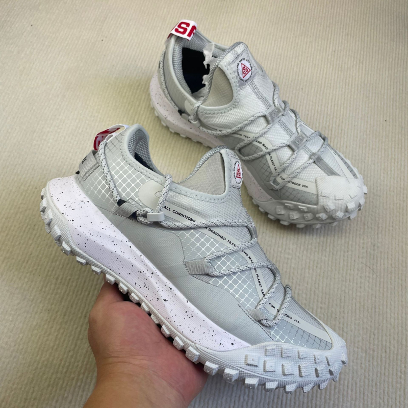 Planinarske tenisice za teren s Gore-Tex, vodootporne i protuklizne gumene đonove (niski kroj, gornji dio od sintetičke kože)