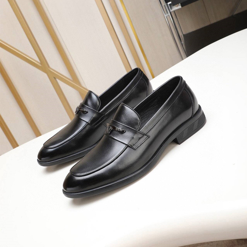 Muški kožni loafers od prve kože, slip-on, uski špicasti nos, niski profil, gumena potplata, prozračni, lagani, protuklizni, poslovno-kancelarijske cipele