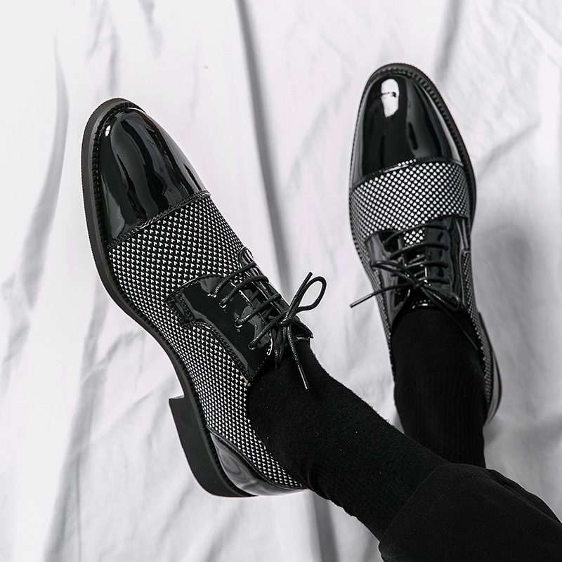 Loafers s lanenim gornjim dijelom, model s color-block uzorkom, vezanje, otporni na habanje, gumeni đon