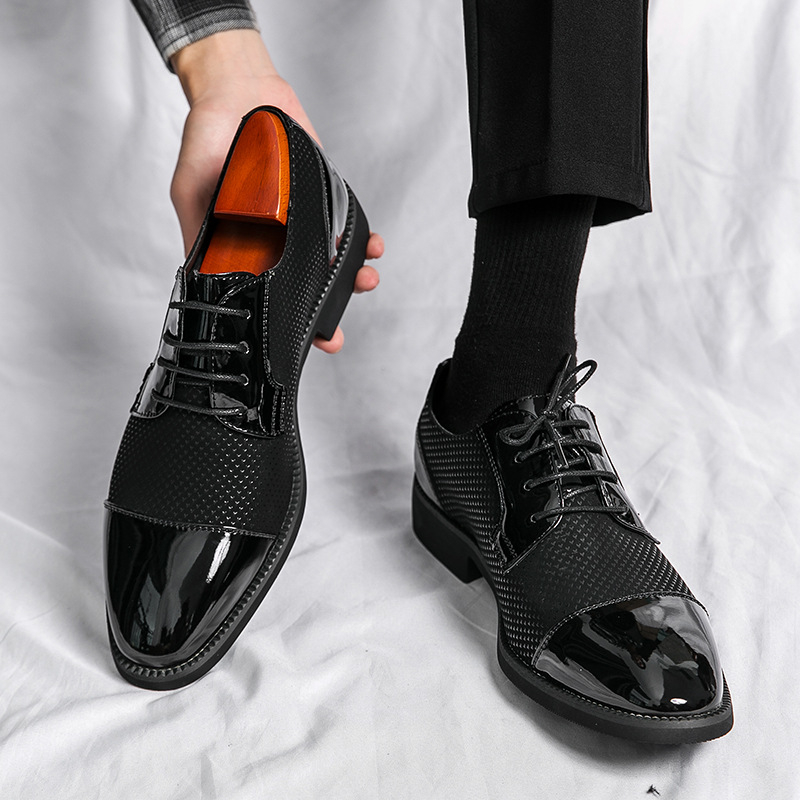 Loafers s lanenim gornjim dijelom, model s color-block uzorkom, vezanje, otporni na habanje, gumeni đon