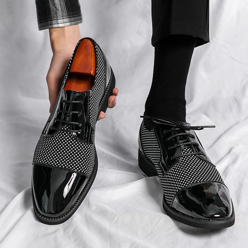 Loafers s lanenim gornjim dijelom, model s color-block uzorkom, vezanje, otporni na habanje, gumeni đon