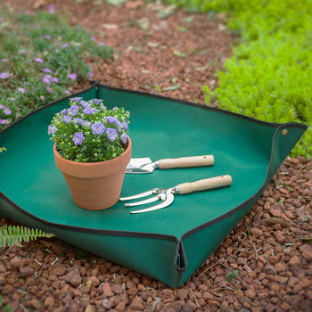 Covoraș de grădină din fibre de poliester pentru schimbarea substratului în ghivece cu plante verzi