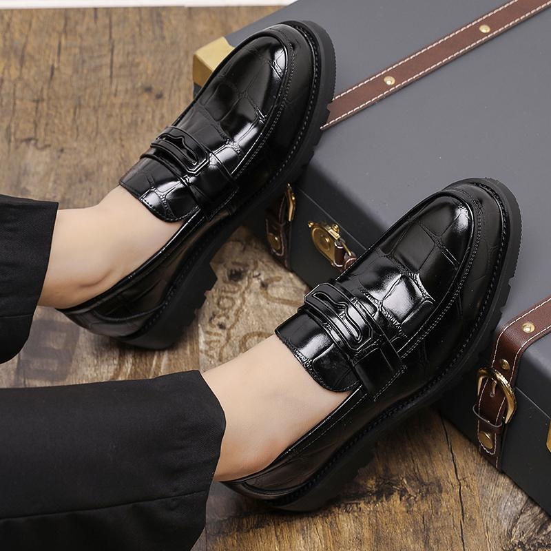 Muški PU slip-on loaferi s lakiranim završnim slojem, gumeni potplat, okrugli vrh, niski gornji dio, proljeće 2025