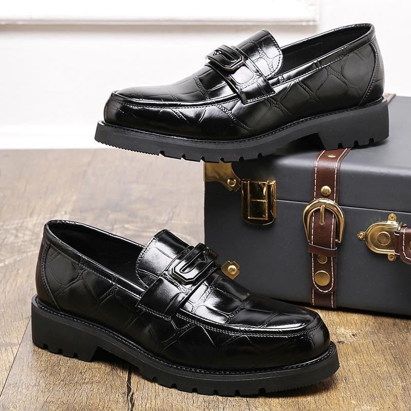 Muški PU slip-on loaferi s lakiranim završnim slojem, gumeni potplat, okrugli vrh, niski gornji dio, proljeće 2025