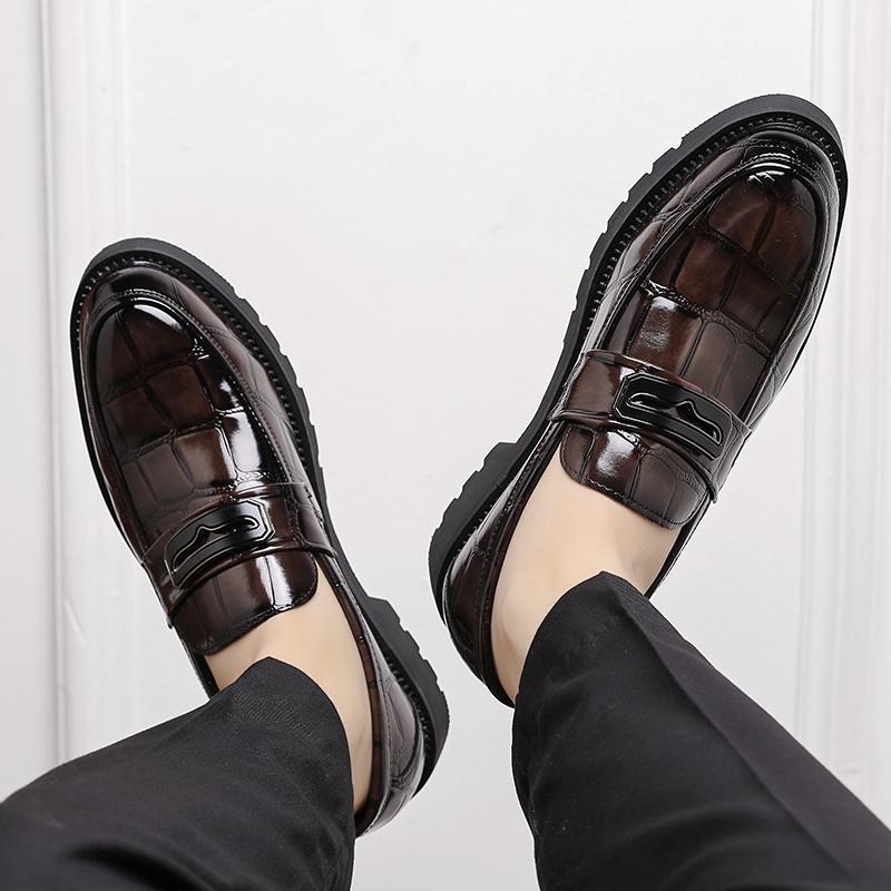 Muški PU slip-on loaferi s lakiranim završnim slojem, gumeni potplat, okrugli vrh, niski gornji dio, proljeće 2025